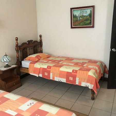 Casa Del Suizo Bed & Breakfast Desamparados  Exterior photo